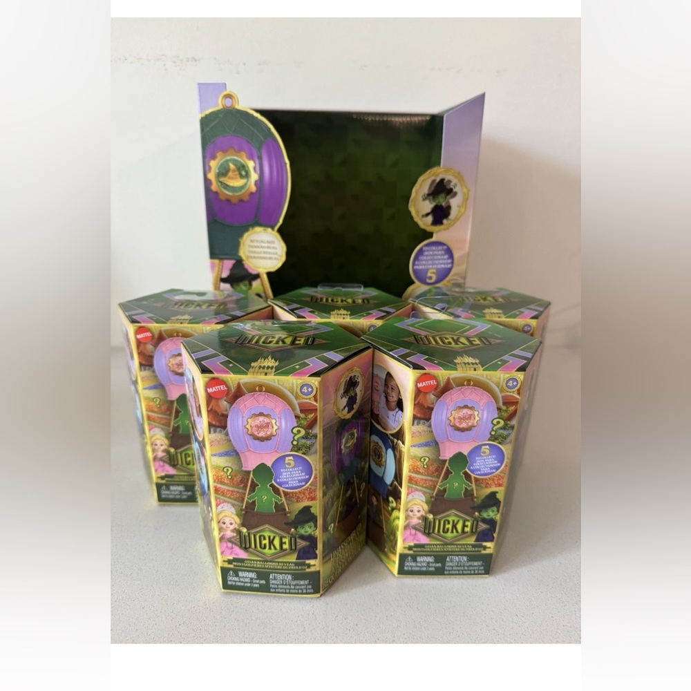 WICKED OZIAN BALLOON REVEAL 5 Mystery Small Doll Hot Air Balloon & Display Case